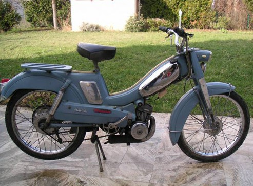 Cận cảnh chiếc xe gắn máy đầu tiên ở Việt Nam