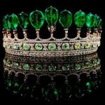 Cổ vật đắt nhất thế giới - Vương miện Tiara với 11 viên ngọc lục bảo quý hiếm